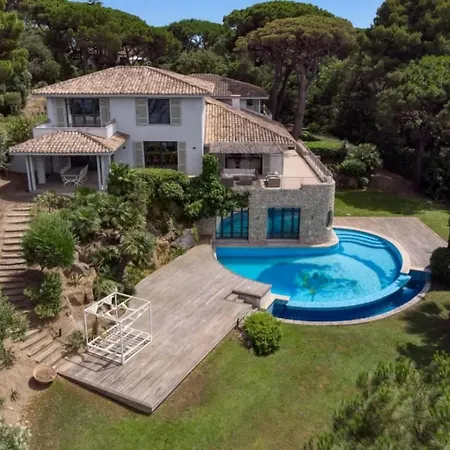 Parra Villa *